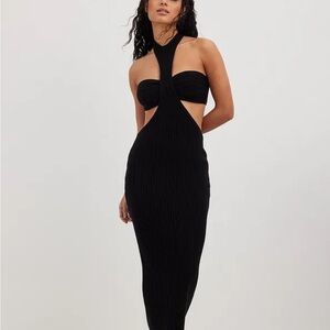 ISO NA-KD fine knitted cut out dress